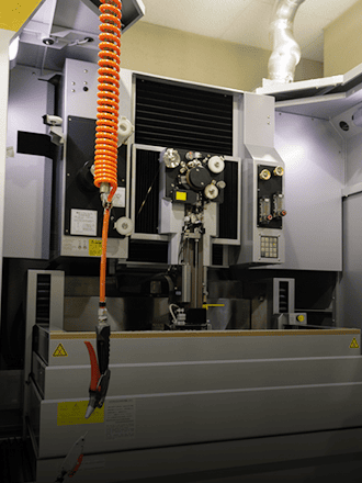 放電加工機の写真